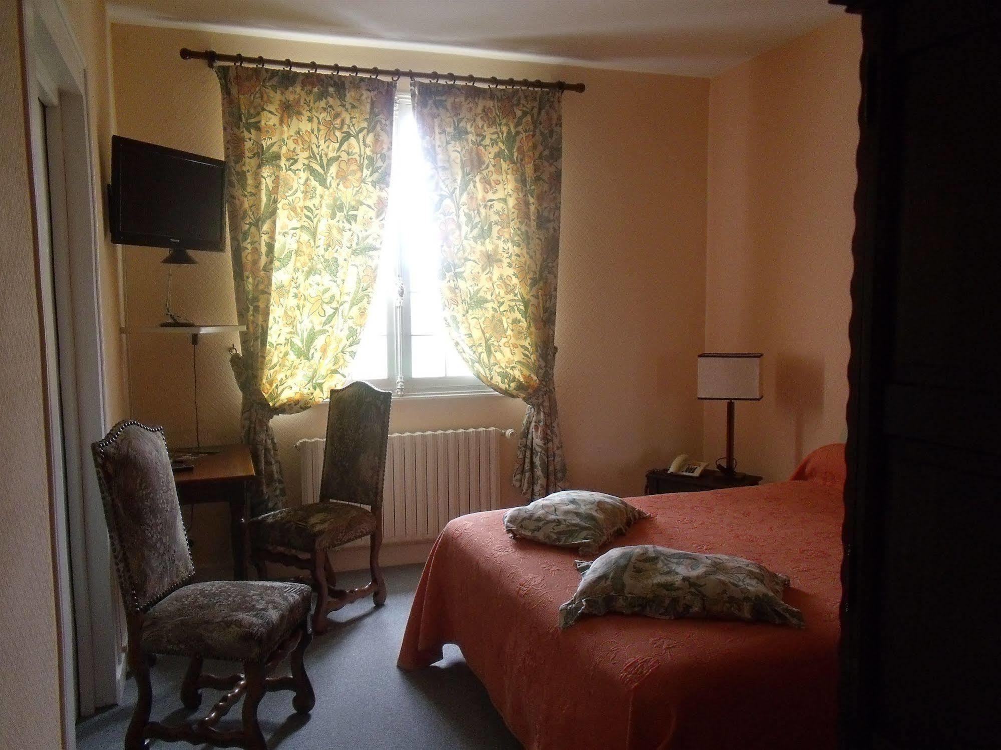 Hotel Restaurant L'Ecluse Antonne-et-Trigonant Bagian luar foto