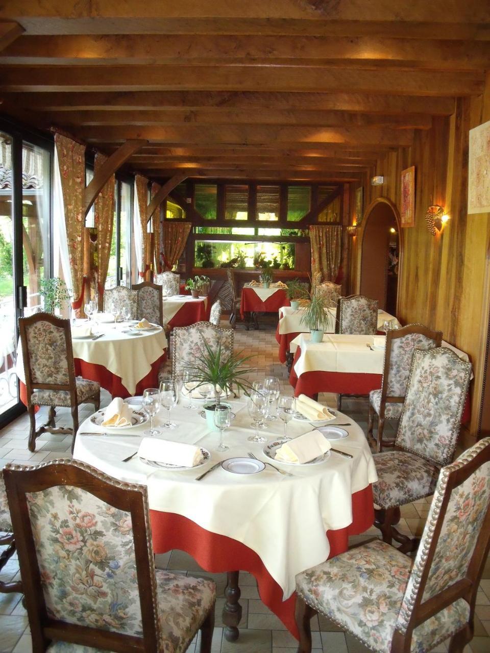 Hotel Restaurant L'Ecluse Antonne-et-Trigonant Bagian luar foto