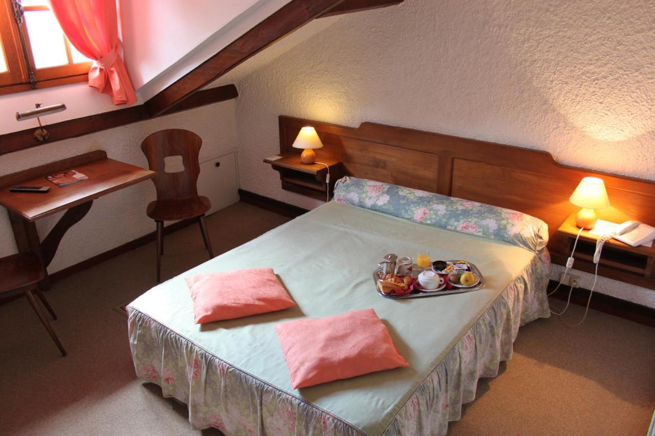 Hotel Restaurant L'Ecluse Antonne-et-Trigonant Bagian luar foto